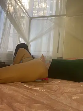 Snapshot of baeezzyy chatting on 4, 11, 2025 baeezzyy online show from 4, 11, 2025