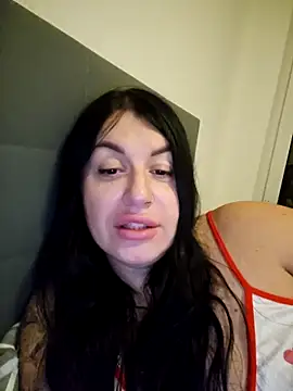 Snapshot of Julianneloreen chatting on 5, 11, 2025 Julianneloreen online show from 5, 11, 2025