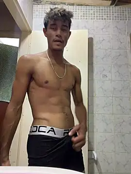 Snapshot of meliodas_23cm chatting on 5, 4, 2026 meliodas 23cm online show from 5, 4, 2026