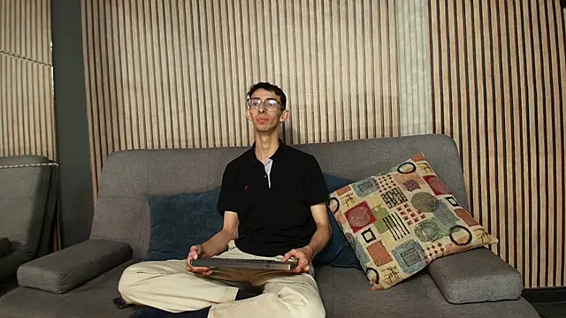 ZyroNight online show from 13, 11, 2025