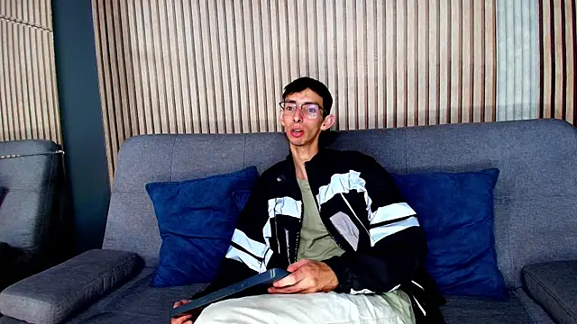 ZyroNight online show from 2, 12, 2025