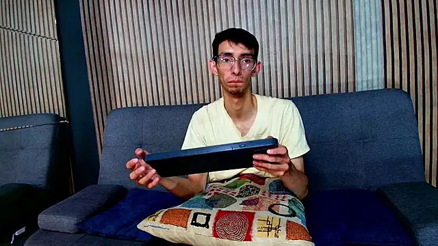 ZyroNight online show from 4, 12, 2025