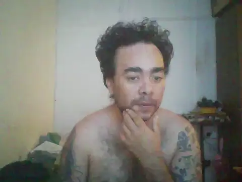 Snapshot of GuilleHotsexy chatting on 4, 11, 2025 GuilleHotsexy online show from 4, 11, 2025