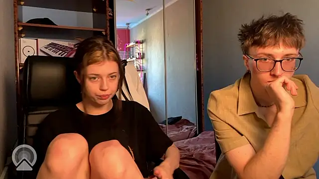 Snapshot of t_files_x chatting on 13, 3, 2026 t files x online show from 13, 3, 2026