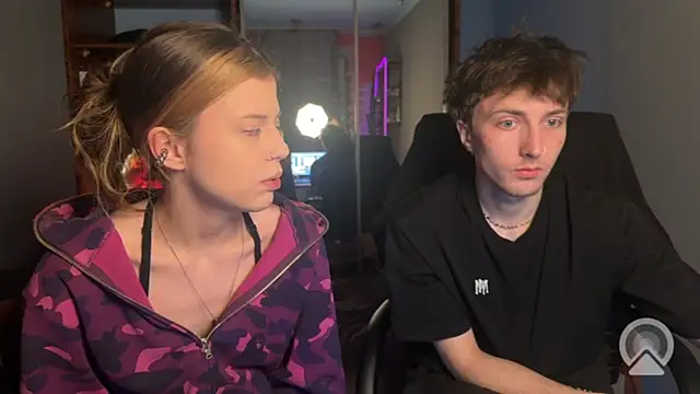 Snapshot of t_files_x chatting on 4, 4, 2026 t files x online show from 4, 4, 2026