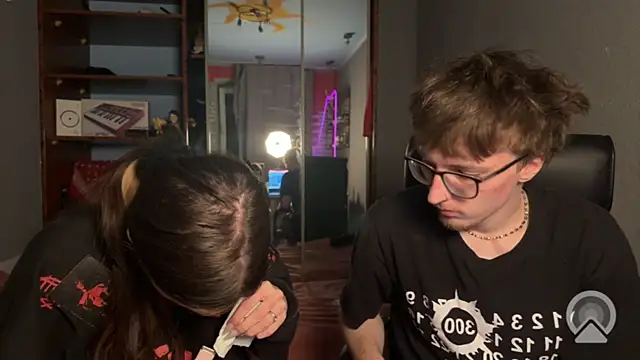 Snapshot of t_files_x chatting on 17, 4, 2026 t files x online show from 17, 4, 2026