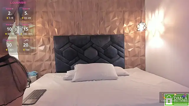 Kiara velvet   online show from 30, 11, 2025