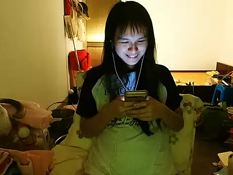 Snapshot of RebelAura chatting on 31, 7, 2026 RebelAura online show from 31, 7, 2026