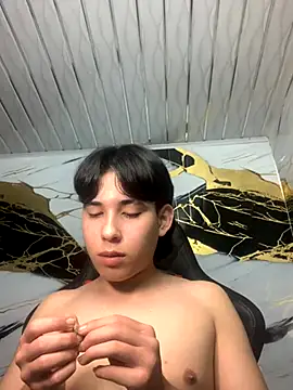 Snapshot of Suarezz10_ chatting on 5, 11, 2025 Suarezz10 online show from 5, 11, 2025