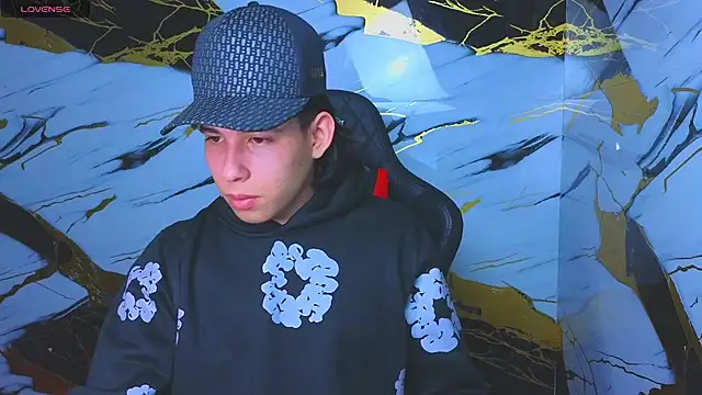 Suarezz10  online show from 7, 11, 2025