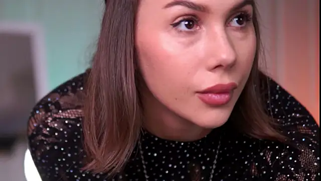 Snapshot of KarinaKokhana chatting on 22, 11, 2025 KarinaKokhana online show from 22, 11, 2025