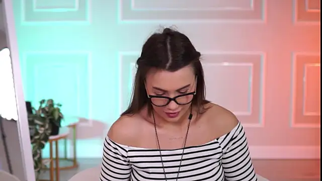 Snapshot of KarinaKokhana chatting on 24, 11, 2025 KarinaKokhana online show from 24, 11, 2025