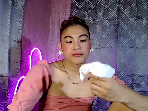Snapshot of ursexykittykat_xx chatting on 21, 4, 2026 ursexykittykat xx online show from 21, 4, 2026