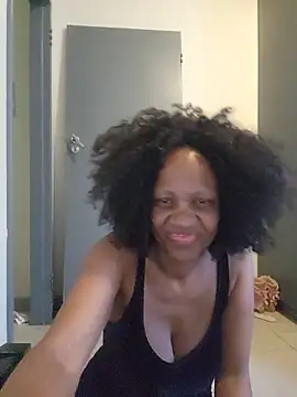Snapshot of Mommy_Sienna chatting on 3, 6, 2026 Mommy Sienna online show from 3, 6, 2026