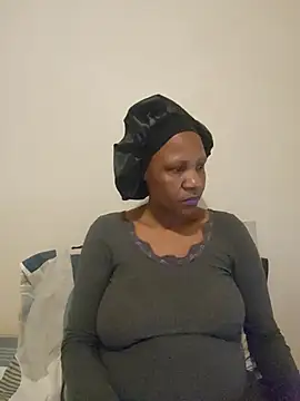 Snapshot of Mommy_Sienna chatting on 13, 6, 2026 Mommy Sienna online show from 13, 6, 2026