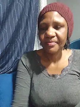 Snapshot of Mommy_Sienna chatting on 18, 6, 2026 Mommy Sienna online show from 18, 6, 2026