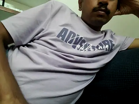 Snapshot of brownguycock chatting on 4, 11, 2025 brownguycock online show from 4, 11, 2025