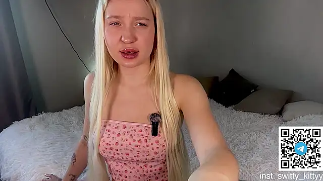 Snapshot of Jenny_AAA chatting on 8, 11, 2025 Jenny AAA online show from 8, 11, 2025