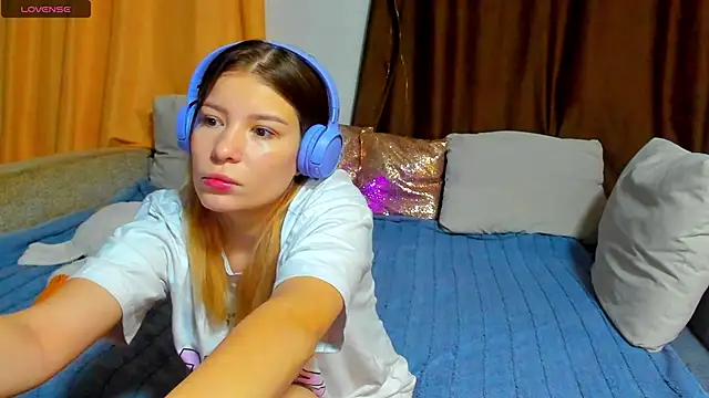 Eva purrr  online show from 17, 11, 2025