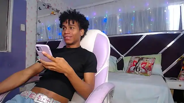 Snapshot of Santy_bigcock_01 chatting on 2, 4, 2026 Santy bigcock 01 online show from 2, 4, 2026