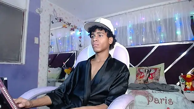 Snapshot of Santy_bigcock_01 chatting on 21, 5, 2026 Santy bigcock 01 online show from 21, 5, 2026