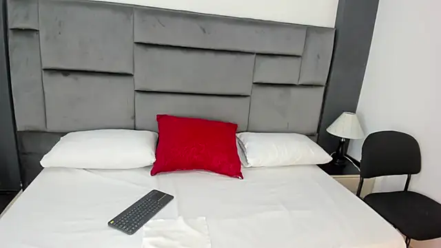 CatleyaSmith online show from 16, 12, 2025