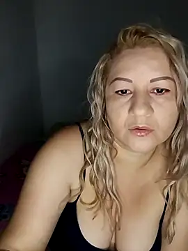 Snapshot of Karoline_milf_hot chatting on 14, 11, 2025 Karoline milf hot online show from 14, 11, 2025