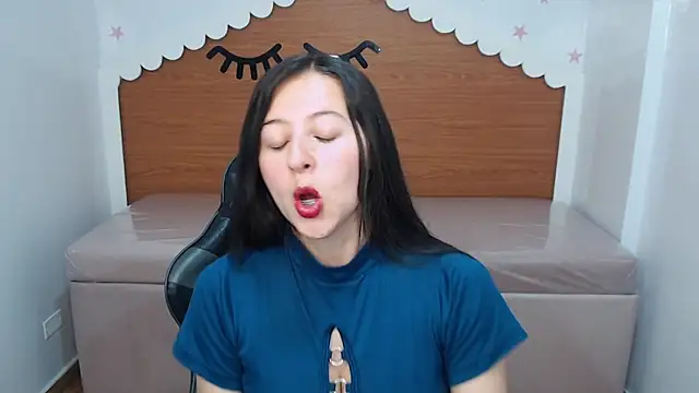 scarlett percy t online show from 5, 12, 2025