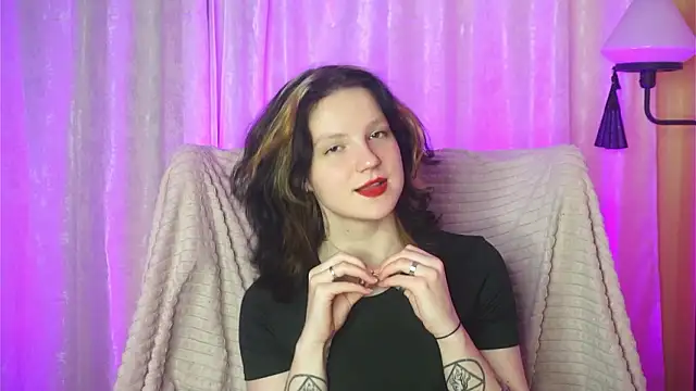 Snapshot of LatinaHuguenin chatting on 12, 3, 2026 LatinaHuguenin online show from 12, 3, 2026