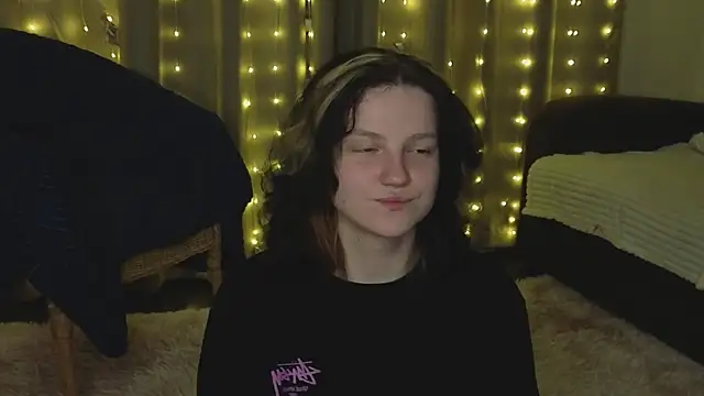 Snapshot of LatinaHuguenin chatting on 21, 3, 2026 LatinaHuguenin online show from 21, 3, 2026