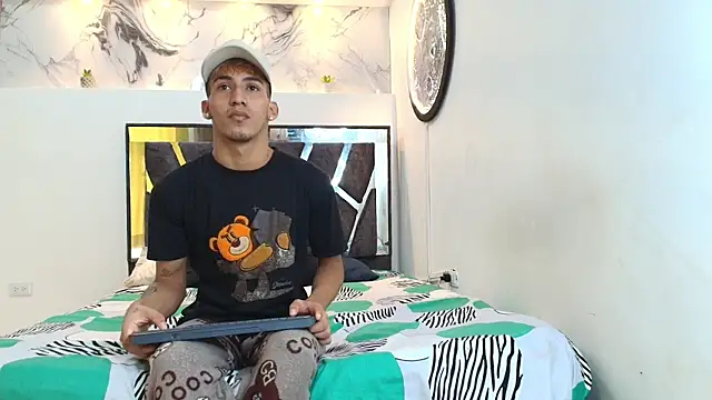 Snapshot of IMPERIO_ROMANO chatting on 25, 11, 2025 IMPERIO ROMANO online show from 25, 11, 2025