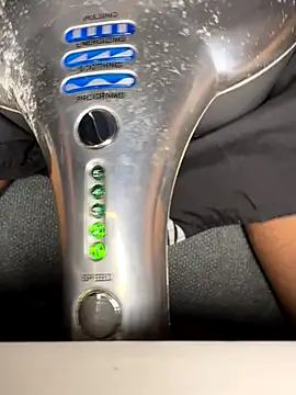 Snapshot of adoropika12 chatting on 18, 12, 2025 adoropika12 online show from 18, 12, 2025