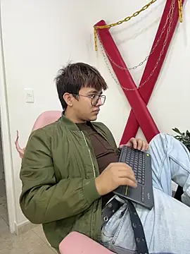 Snapshot of benjiDom chatting on 10, 11, 2025 benjiDom online show from 10, 11, 2025