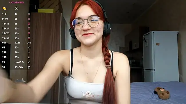 AnnikaDidomenico online show from 11, 11, 2025