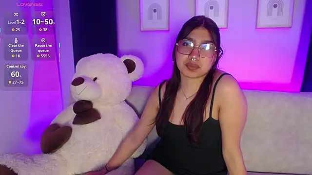 Mia Blair  online show from 25, 11, 2025