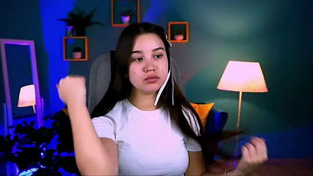 Snapshot of AnnaGarcias_ chatting on 12, 11, 2025 AnnaGarcias online show from 12, 11, 2025