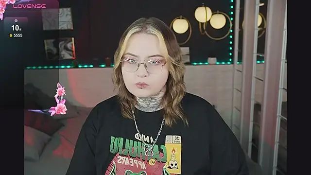 Arya Addams online show from 8, 11, 2025