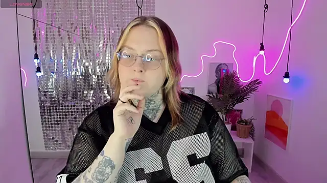 Arya Addams online show from 12, 11, 2025