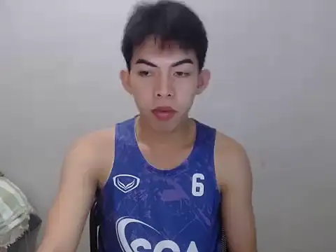 Snapshot of Urhotsilverboy chatting on 15, 7, 2026 Urhotsilverboy online show from 15, 7, 2026