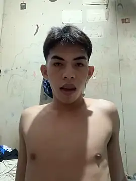 Snapshot of Urhotsilverboy chatting on 6, 8, 2026 Urhotsilverboy online show from 6, 8, 2026