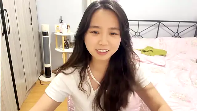 Snapshot of Hmm_0303 chatting on 4, 3, 2026 Hmm 0303 online show from 4, 3, 2026