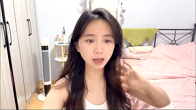 Snapshot of Hmm_0303 chatting on 12, 3, 2026 Hmm 0303 online show from 12, 3, 2026