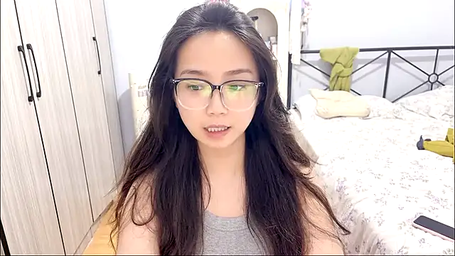 Snapshot of Hmm_0303 chatting on 8, 4, 2026 Hmm 0303 online show from 8, 4, 2026