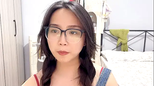 Snapshot of Hmm_0303 chatting on 10, 4, 2026 Hmm 0303 online show from 10, 4, 2026