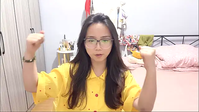 Snapshot of Hmm_0303 chatting on 16, 4, 2026 Hmm 0303 online show from 16, 4, 2026