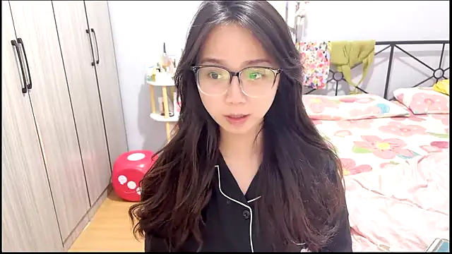 Snapshot of Hmm_0303 chatting on 21, 4, 2026 Hmm 0303 online show from 21, 4, 2026