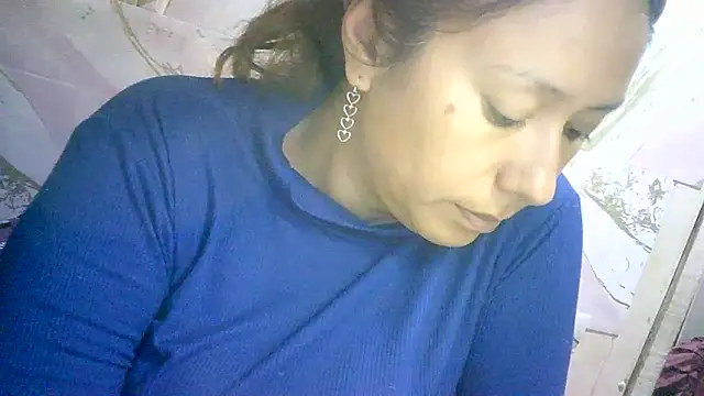 Snapshot of Zulreyna chatting on 3, 6, 2026 Zulreyna online show from 3, 6, 2026