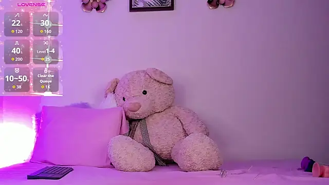 Nyra lux16 online show from 2, 12, 2025