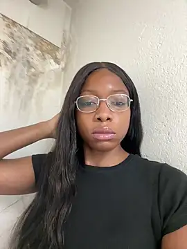 Snapshot of SwissMirelle chatting on 8, 11, 2025 SwissMirelle online show from 8, 11, 2025