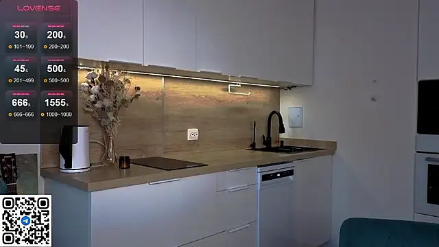 eshleeygreen online show from 10, 3, 2026